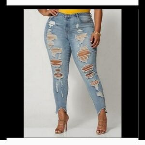 FASHION TO FIGURE 18 DISTRESSED SKINNY JEANS